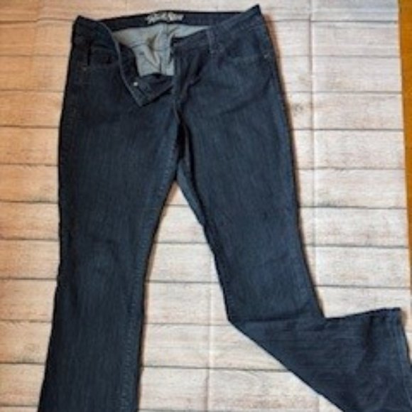 Dark wash bootcut old navy jean - Picture 1 of 6
